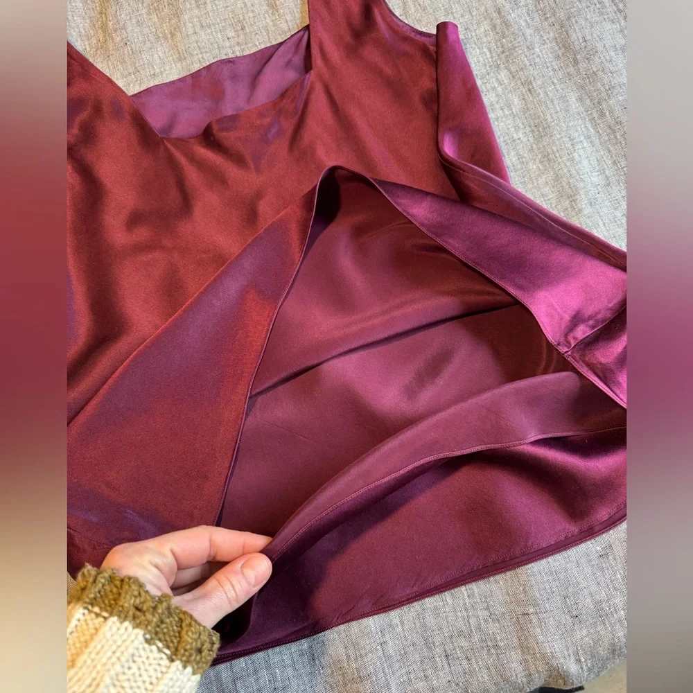 Nordstrom Intimates 100% Silk tank size large burgundy - Picture 10 of 10